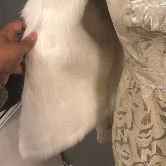 Montanaco Beige Faux Fur Sweater Jacket Size Small - Picture 6 of 6